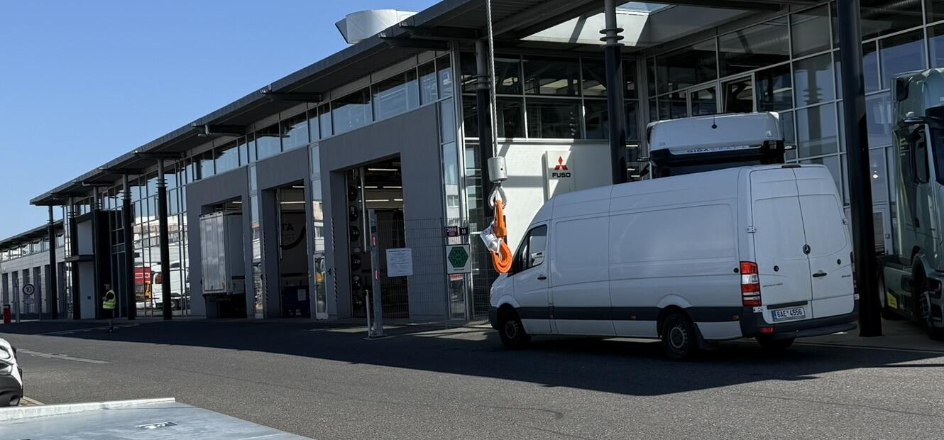 MERCEDES  ATEGO 1223 - ISOLI SLIDE4  - REZERVACE