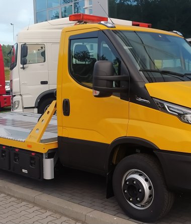 Iveco Daily 72C18 Pevná plošina pro přepravu vysokých vozidel